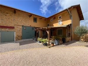 maison-villa à la vente -   71520  MATOUR, surface 200 m2 vente maison-villa - APR634330